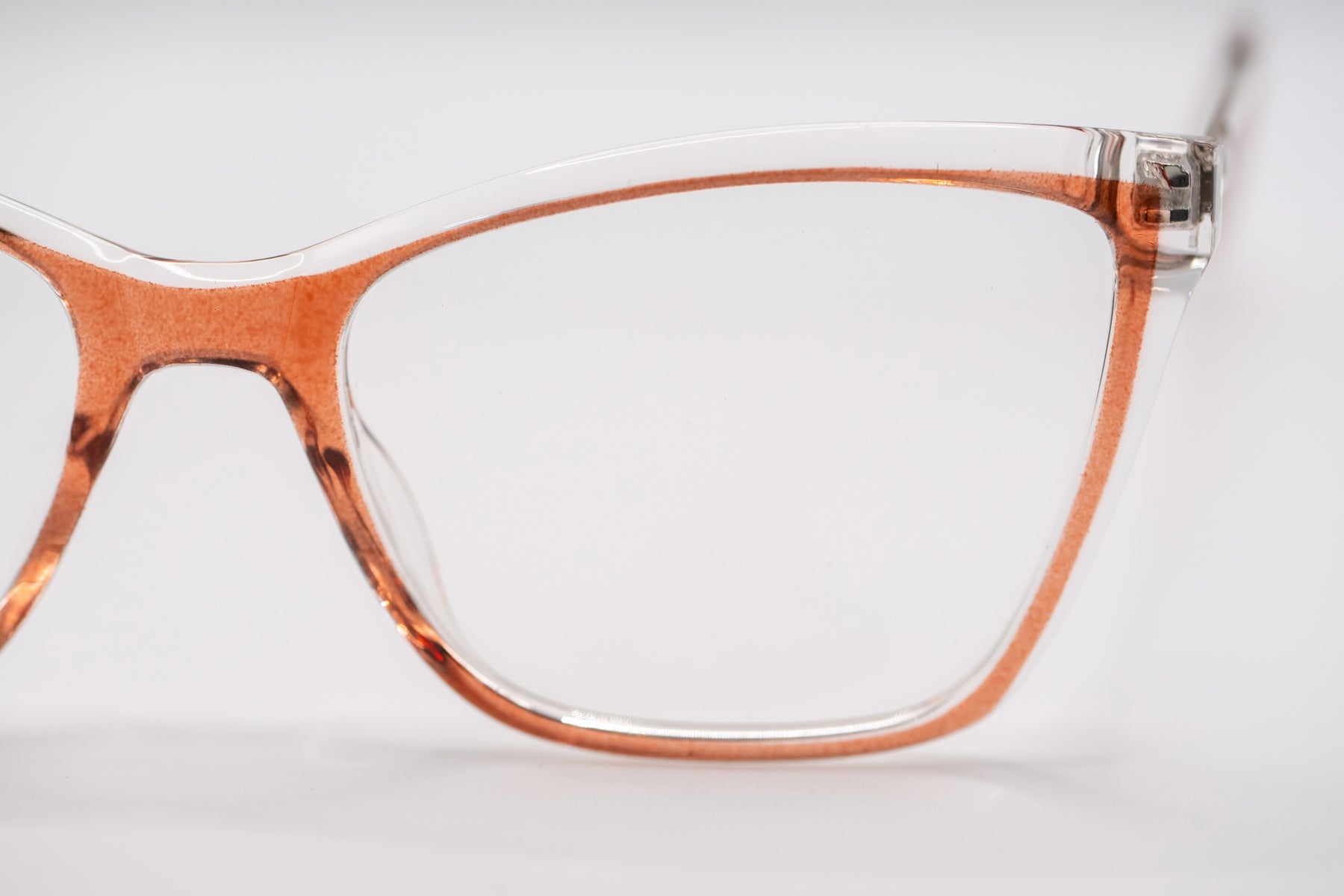 Armação ANA VIEL em Acetato - Hastes Metal Dourada - Cor Caramelo e Transparente