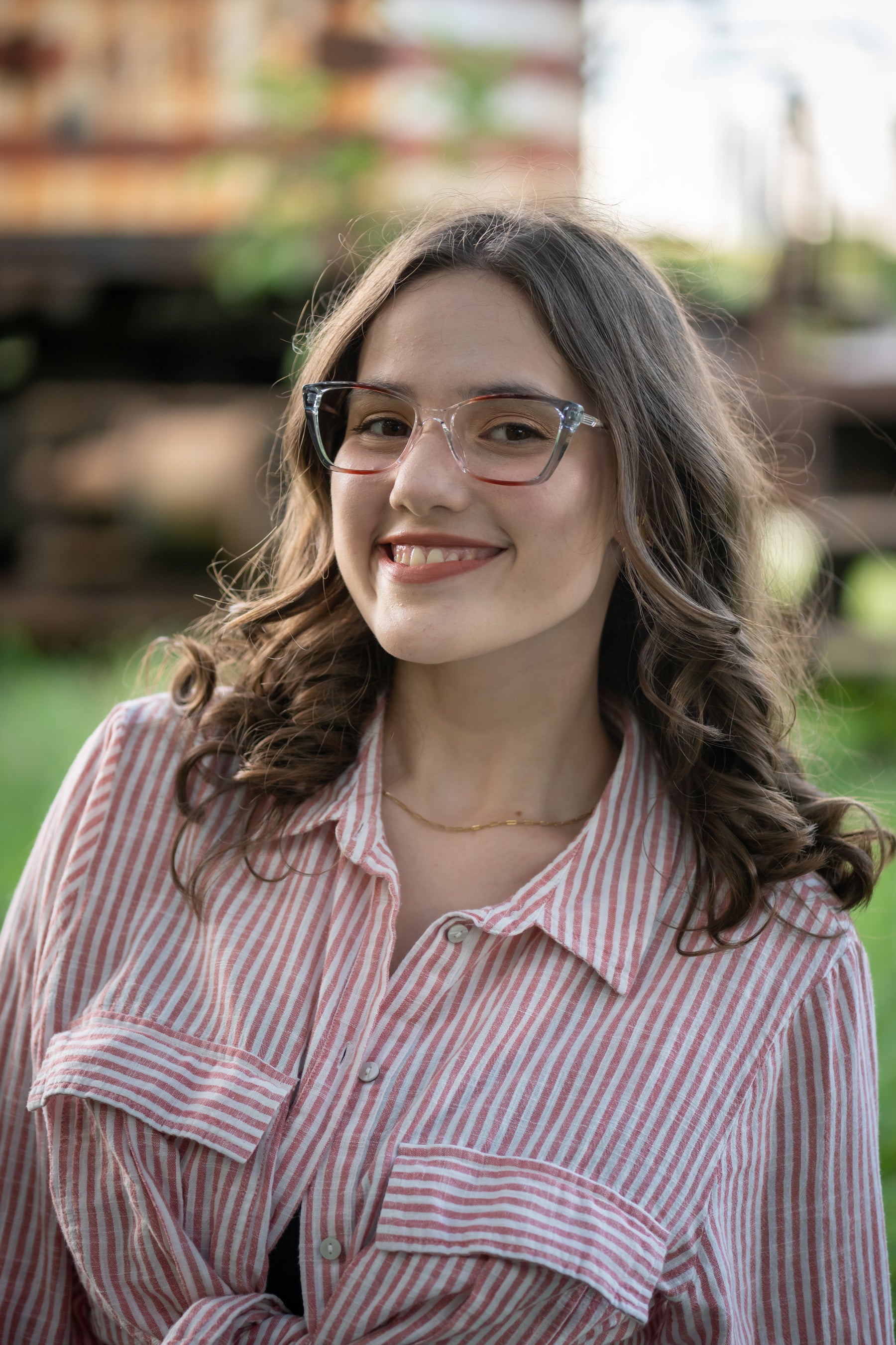 Armação ANA VIEL em Acetato - Hastes Metal Dourada - Cor Marrom e Cinza Transparente