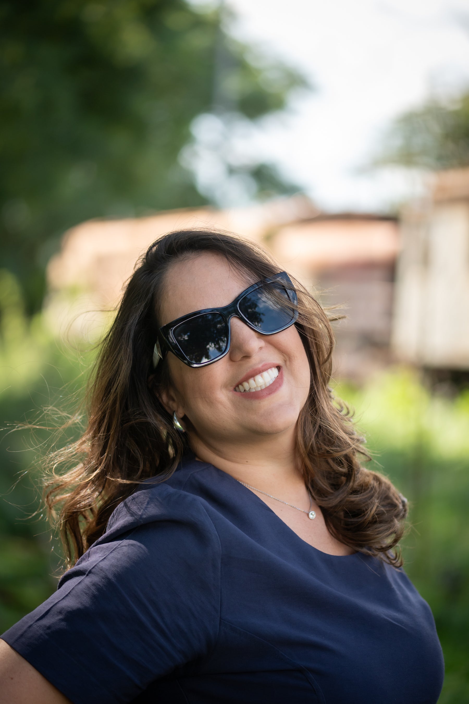 Óculos de Sol ANA VIEL em Acetato - Cor Preto e Branco
